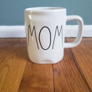 Rae Dunn LL "MOM Mug